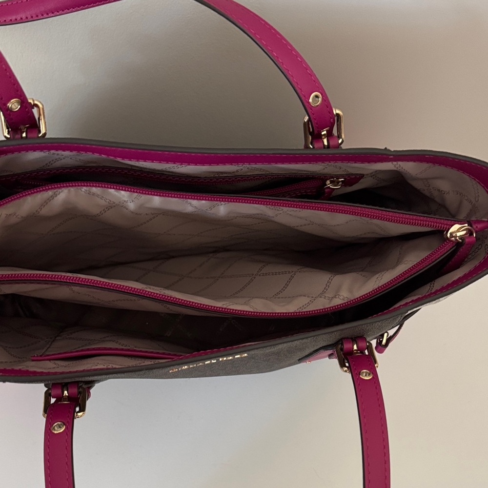 Michael Kors Charlotte Large Logo Top Zip Tote Bag - Picture 3 of 4